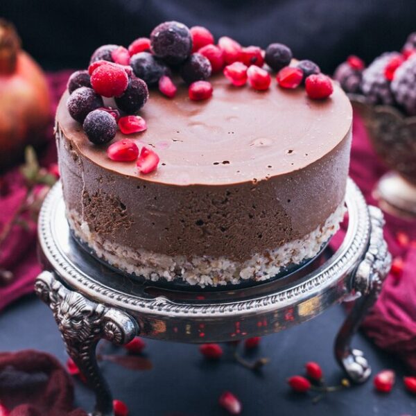 Chocolate and blackcurrant cake - Image 3